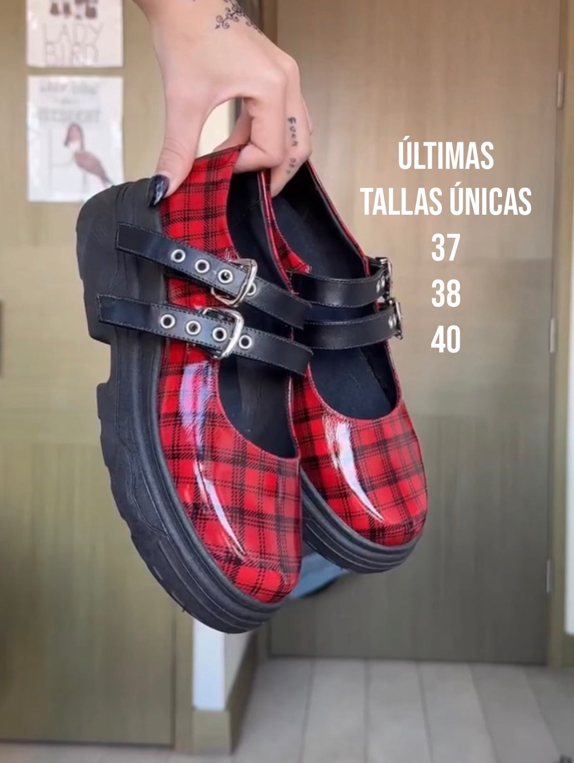 Zapatillas Escocesas rojas