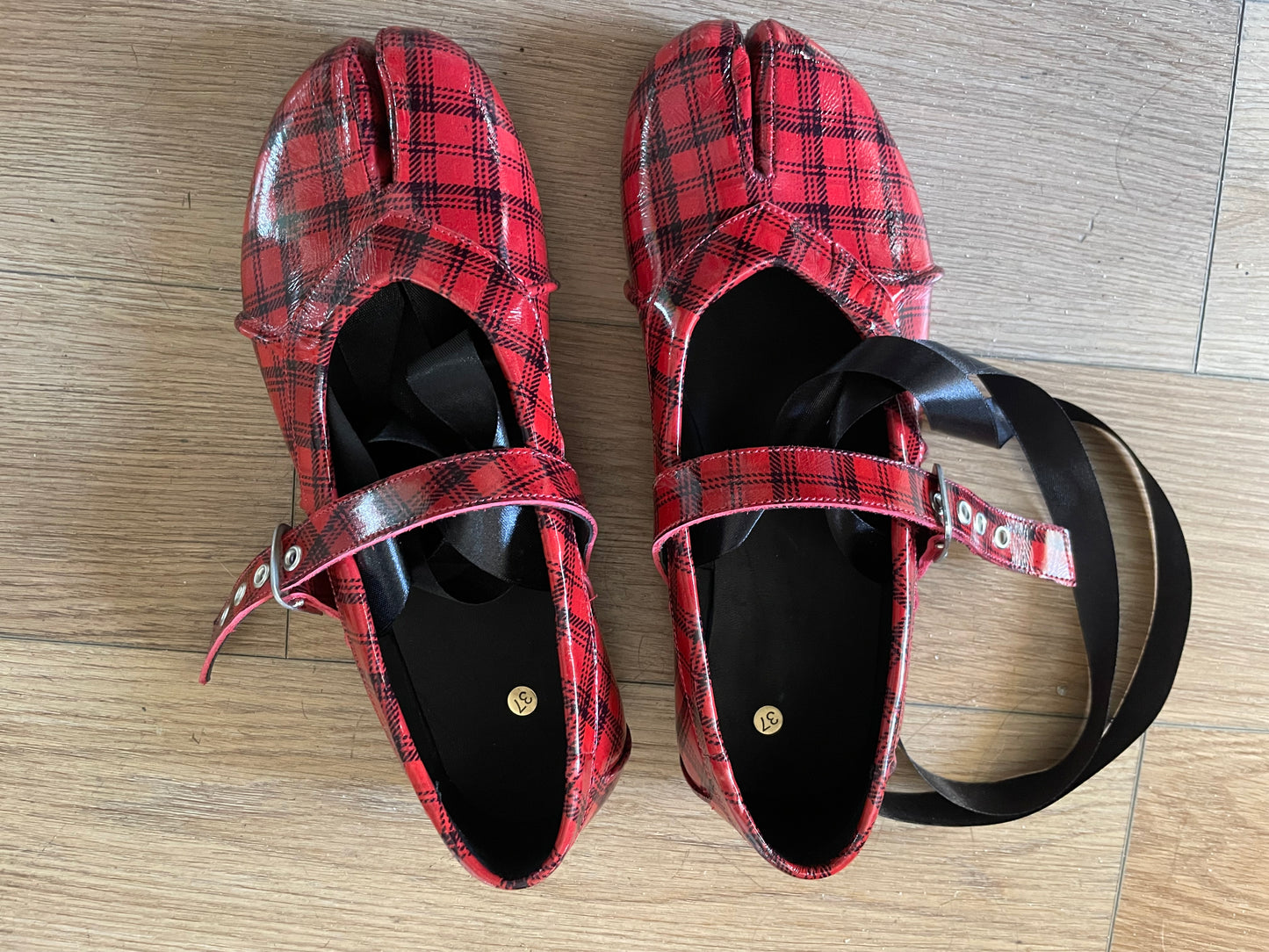 Tabi Red Tartan GHO