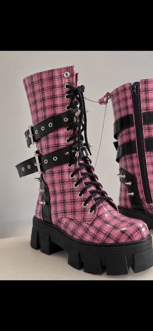 Botas Ranger Goth rosada escoces