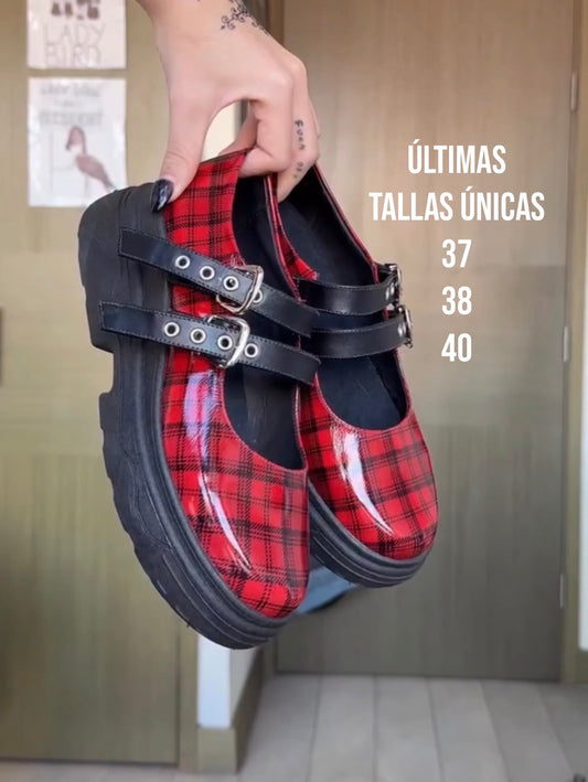 Zapatillas Escocesas rojas
